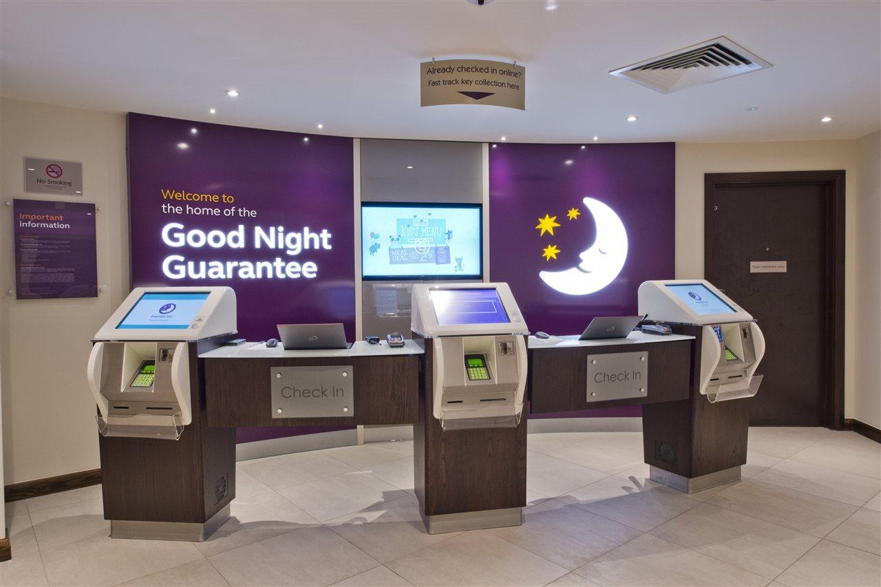 Premier Inn London Chiswick Екстериор снимка