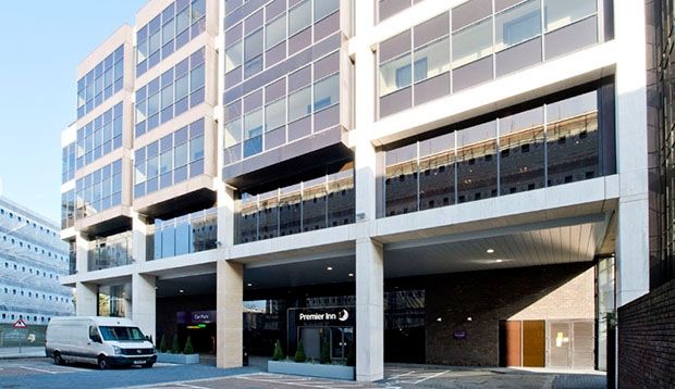 Premier Inn London Chiswick Екстериор снимка